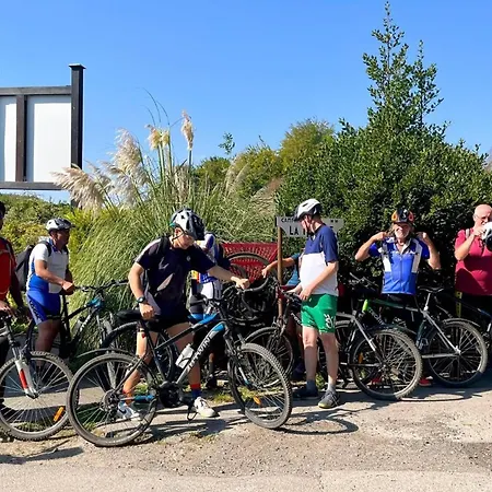 Mobil Pour 2 Pers. Avec Climatisation - Api-1-52-2508 * Angicourt